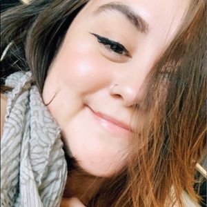 Meet your Posher, Dinorah